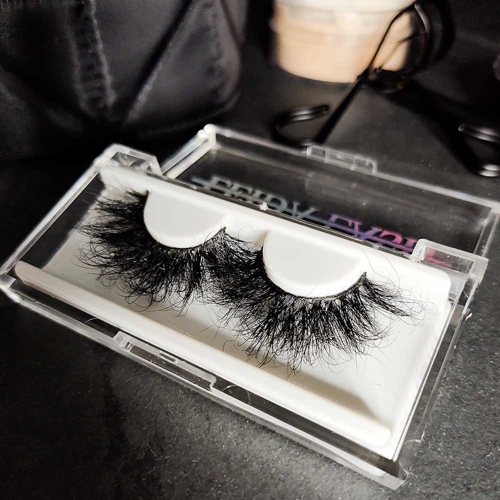 side view of pretty lash strip to show curl