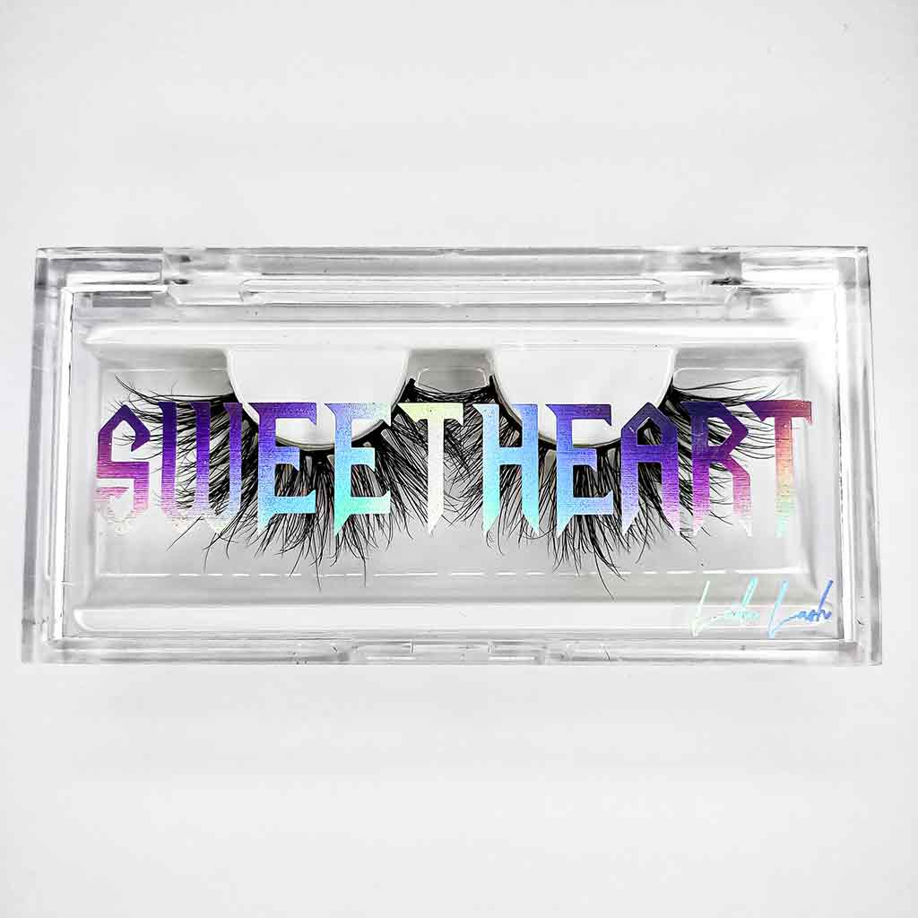 Sweeth-heart-lashes-in-case